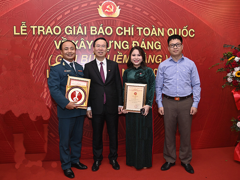 Báo Phòng không - Không quân đạt thành tích cao tại Giải Báo chí toàn quốc về xây dựng Đảng, mang tên Búa liềm vàng lần thứ VII