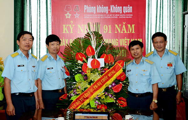 Quân chủng Phòng không - Không quân chúc mừng các cơ quan thông tấn, báo chí nhân kỷ niệm 91 năm Ngày Báo chí Cách mạng Việt Nam