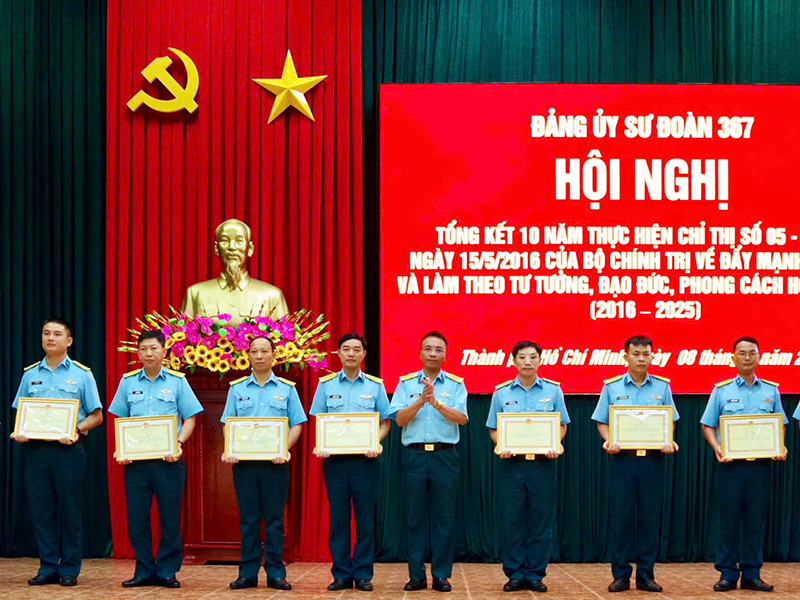Đảng ủy Sư đoàn 367 tổng kết 10 năm thực hiện Chỉ thị 05 của Bộ Chính trị.