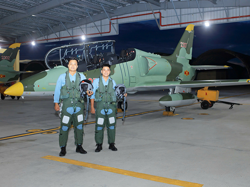 Phi công L39-NG  nỗ lực cho nhiệm vụ “Diễu binh trên không”