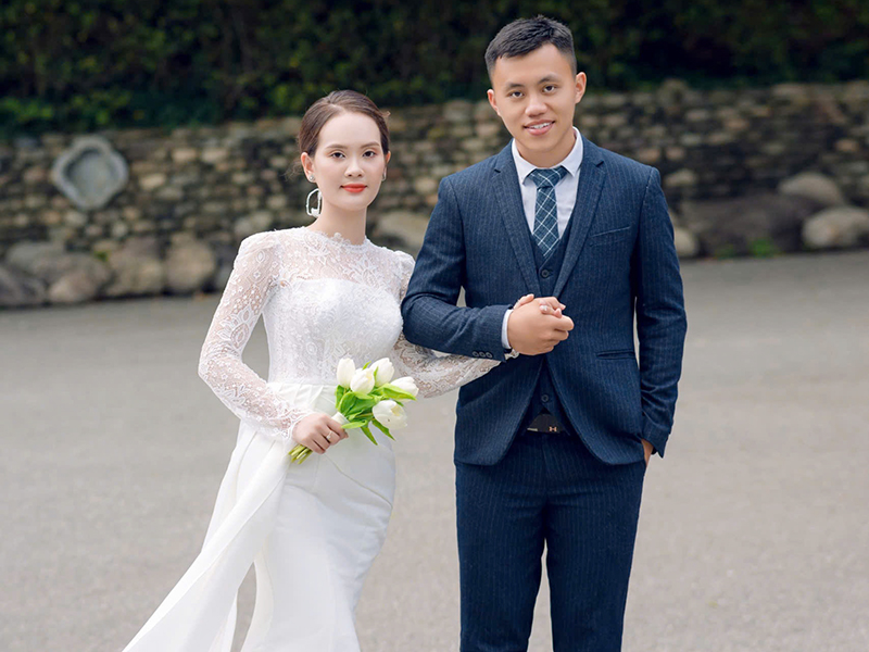 “Đôi bạn ngày xưa học chung một lớp…”