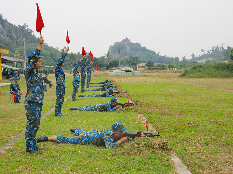 Sư đoàn 363 kiểm tra bắn súng năm 2025