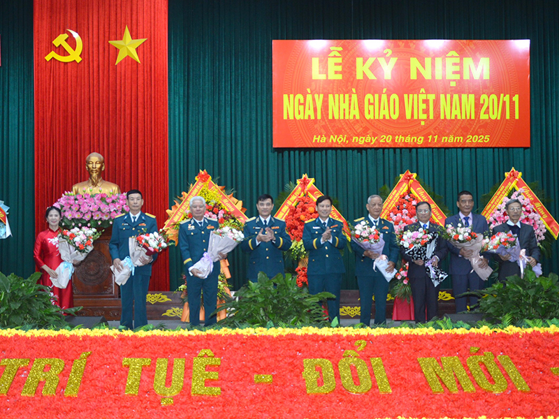 Học viện Phòng không - Không quân tổ chức Lễ kỷ niệm Ngày Nhà giáo Việt Nam 20-11