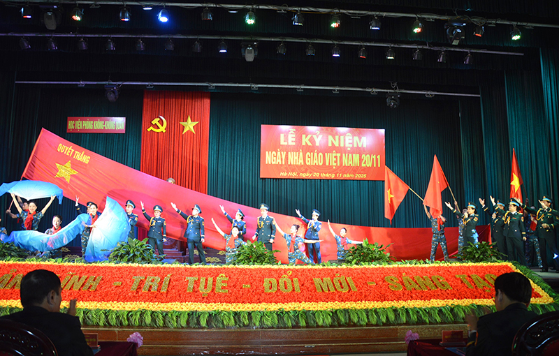 Học viện Phòng không - Không quân tổ chức Lễ kỷ niệm Ngày Nhà giáo Việt Nam 20-11