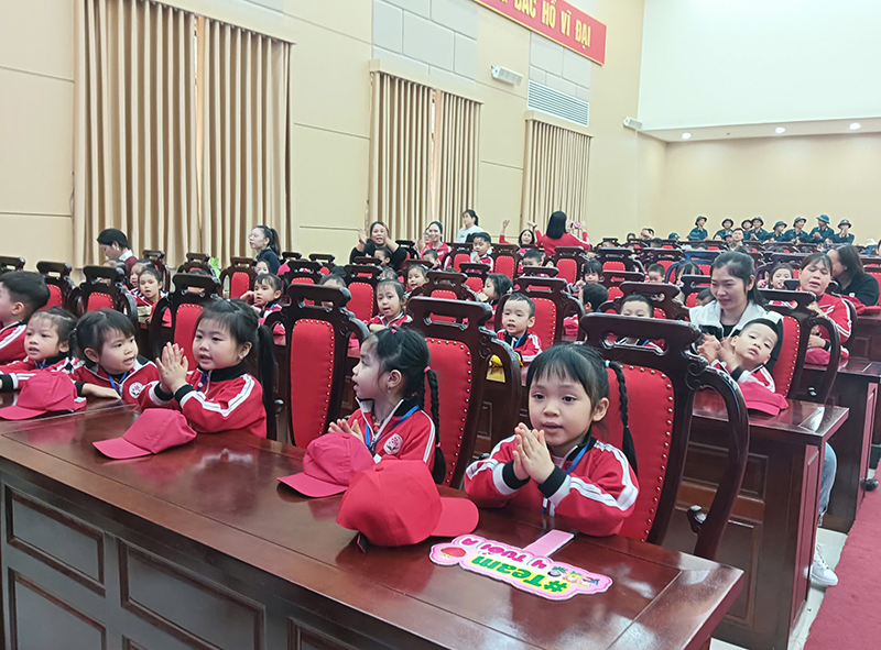 Sư đoàn 363 phối hợp tổ chức Chương trình “Một ngày làm chiến sĩ”