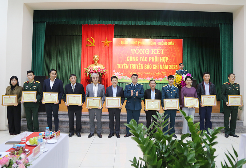 Quân chủng Phòng không - Không quân tổng kết công tác phối hợp tuyên truyền báo chí năm 2025