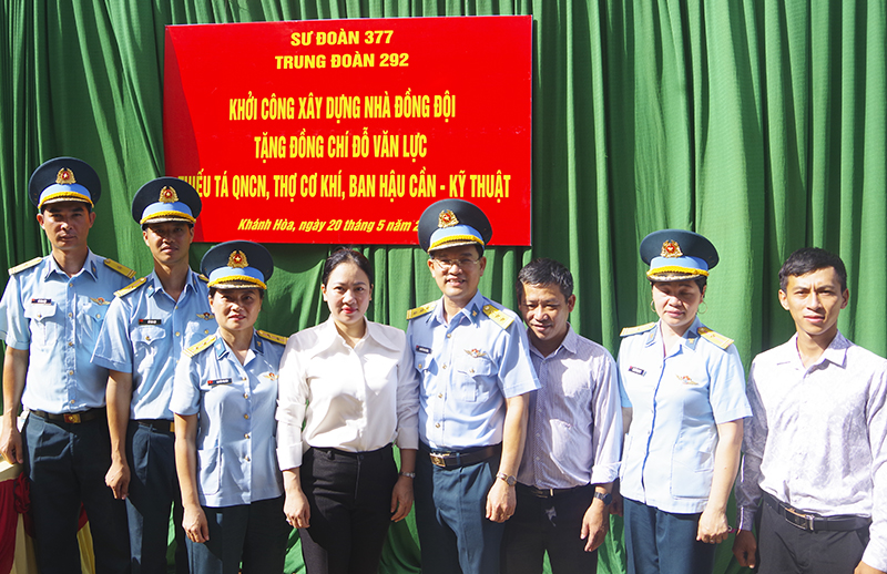 Trung đo&agrave;n 292 phối hợp tổ chức khởi c&ocirc;ng x&acirc;y dựng &ldquo;Nh&agrave; đồng đội&rdquo; tặng gia đ&igrave;nh Thiếu t&aacute; QNCN Đỗ Văn Lực