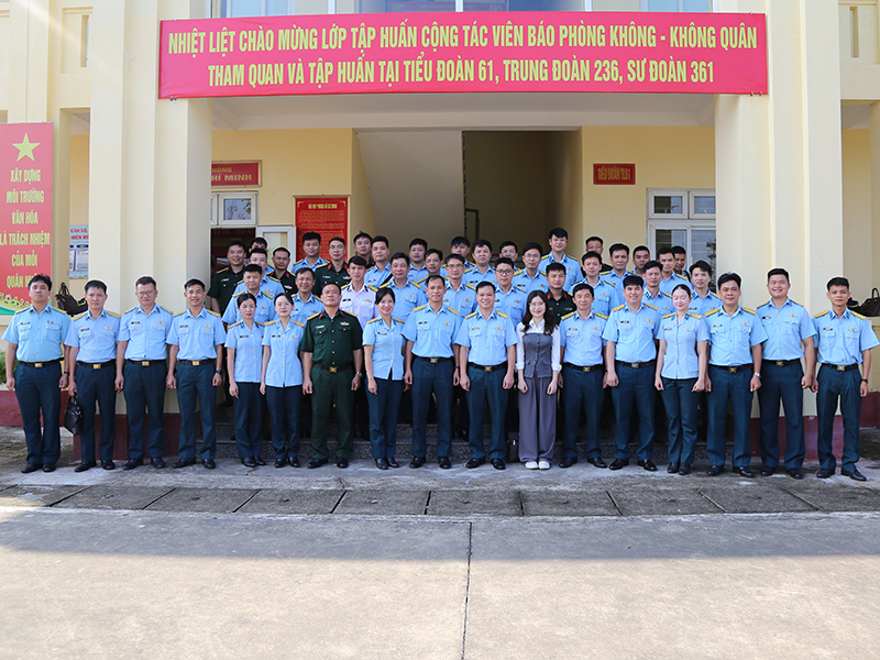 Lớp tập huấn cộng t&aacute;c vi&ecirc;n B&aacute;o Ph&ograve;ng kh&ocirc;ng - Kh&ocirc;ng qu&acirc;n năm 2026 tham quan, t&aacute;c nghiệp thực tế tại Tiểu đo&agrave;n 61, Trung đo&agrave;n 236