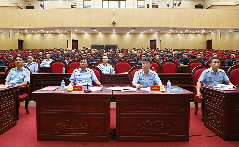 Qu&acirc;n chủng Ph&ograve;ng kh&ocirc;ng - Kh&ocirc;ng qu&acirc;n th&ocirc;ng qua nội dung thuyết tr&igrave;nh Đội tuyển tham dự thi B&aacute;o c&aacute;o vi&ecirc;n giỏi to&agrave;n qu&acirc;n năm 2026