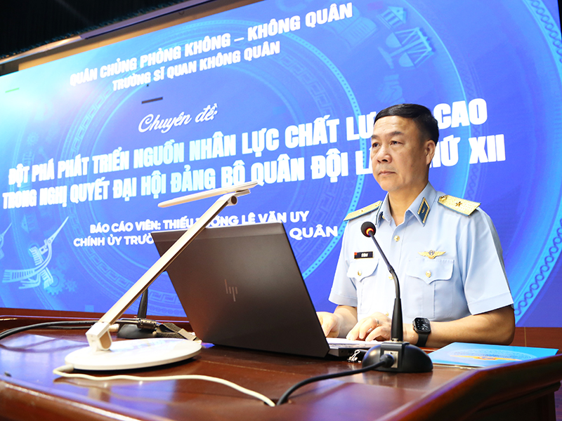 Qu&acirc;n chủng Ph&ograve;ng kh&ocirc;ng - Kh&ocirc;ng qu&acirc;n th&ocirc;ng qua nội dung thuyết tr&igrave;nh Đội tuyển tham dự thi B&aacute;o c&aacute;o vi&ecirc;n giỏi to&agrave;n qu&acirc;n năm 2026