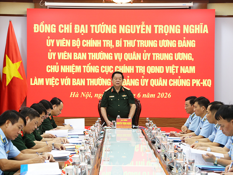 Đại tướng Nguyễn Trọng Nghĩa - Chủ nhiệm Tổng cục Ch&iacute;nh trị Qu&acirc;n đội nh&acirc;n d&acirc;n Việt Nam l&agrave;m việc với Ban Thường vụ Đảng ủy Qu&acirc;n chủng Ph&ograve;ng kh&ocirc;ng - Kh&ocirc;ng qu&acirc;n