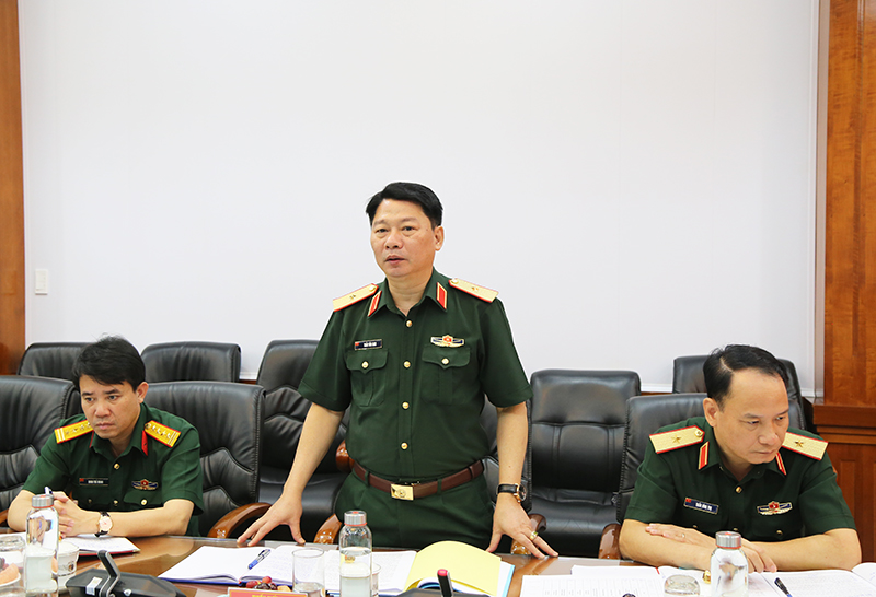 Đại tướng Nguyễn Trọng Nghĩa - Chủ nhiệm Tổng cục Ch&iacute;nh trị Qu&acirc;n đội nh&acirc;n d&acirc;n Việt Nam l&agrave;m việc với Ban Thường vụ Đảng ủy Qu&acirc;n chủng Ph&ograve;ng kh&ocirc;ng - Kh&ocirc;ng qu&acirc;n