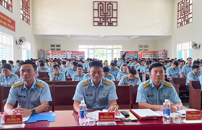Trung đoàn 917 tổ chức Hội nghị sinh hoạt chính trị sâu rộng, đợt
