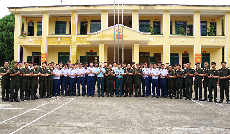 Đo&agrave;n T&ugrave;y vi&ecirc;n Quốc ph&ograve;ng L&agrave;o đến thăm v&agrave; l&agrave;m việc tại Học viện Ph&ograve;ng kh&ocirc;ng-Kh&ocirc;ng qu&acirc;n