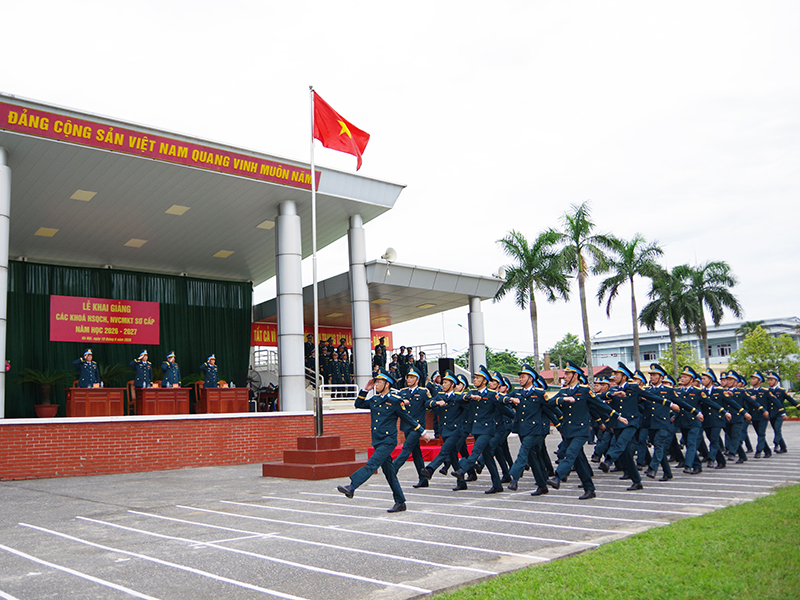 Trường Cao đẳng Kỹ thuật PK-KQ khai giảng c&aacute;c kh&oacute;a Hạ sĩ quan chỉ huy, Nh&acirc;n vi&ecirc;n chuy&ecirc;n m&ocirc;n kỹ thuật sơ cấp năm học 2026-2027