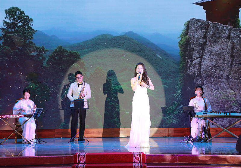 Hội nghị đ&aacute;nh gi&aacute; c&ocirc;ng t&aacute;c phối hợp, hiệp đồng giữa Qu&acirc;n chủng Ph&ograve;ng kh&ocirc;ng - Kh&ocirc;ng qu&acirc;n v&agrave; Cơ quan T&ugrave;y vi&ecirc;n Quốc ph&ograve;ng Việt Nam tại nước ngo&agrave;i