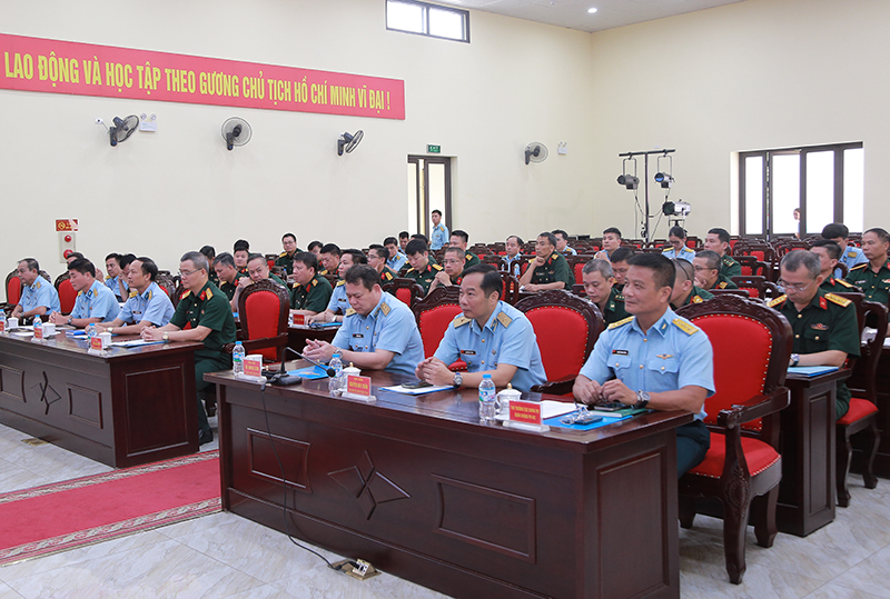 Hội nghị đ&aacute;nh gi&aacute; c&ocirc;ng t&aacute;c phối hợp, hiệp đồng giữa Qu&acirc;n chủng Ph&ograve;ng kh&ocirc;ng - Kh&ocirc;ng qu&acirc;n v&agrave; Cơ quan T&ugrave;y vi&ecirc;n Quốc ph&ograve;ng Việt Nam tại nước ngo&agrave;i
