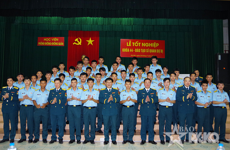 Học viện Ph&ograve;ng kh&ocirc;ng-Kh&ocirc;ng qu&acirc;n tổ chức Lễ tốt nghiệp Kh&oacute;a 44 - Đ&agrave;o tạo Sĩ quan dự bị