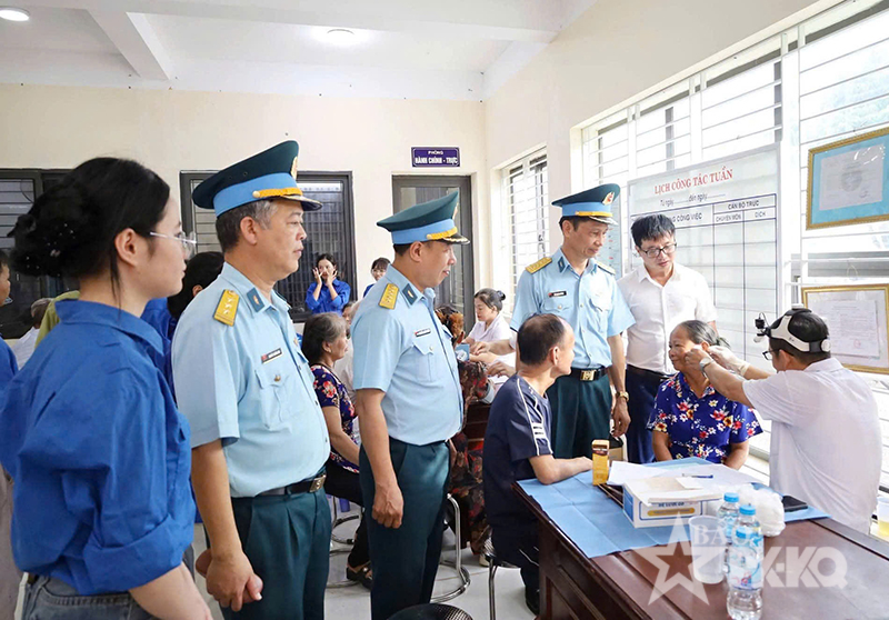 Học viện Ph&ograve;ng kh&ocirc;ng-Kh&ocirc;ng qu&acirc;n tổ chức đợt h&agrave;nh qu&acirc;n d&atilde; ngoại, l&agrave;m c&ocirc;ng t&aacute;c d&acirc;n vận