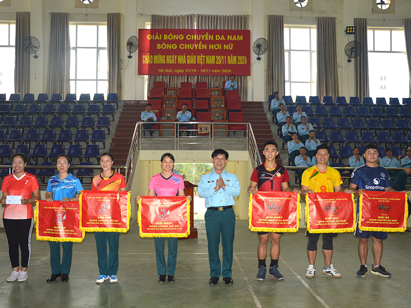 Học viện Phòng không - Không quân tổ chức Giải bóng chuyền chào mừng Ngày Nhà giáo Việt Nam 20-11