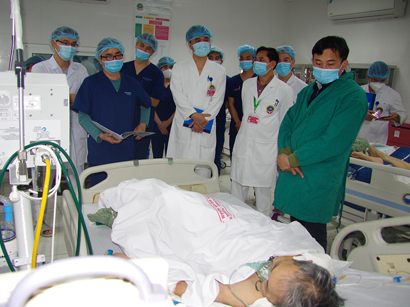 Bệnh viện Đại học Y Hà Nội tổ chức điểm bệnh, trao đổi chuyên môn với Viện Y học Phòng không - Không quân