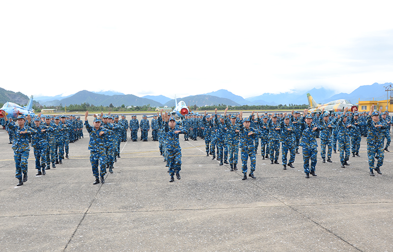Các đơn vị trong Quân chủng Phòng không - Không quân tổ chức Lễ ra quân huấn luyện năm 2024
