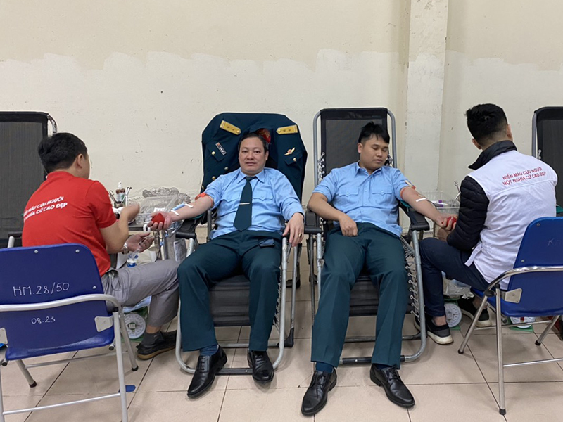 Tuổi trẻ Trung đoàn 293 hiến tặng 85 đơn vị máu khỏe