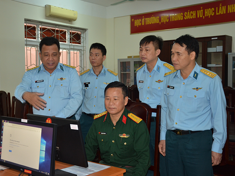 Tổng cục Chính trị QĐND Việt Nam kiểm tra, khảo sát, nắm tình hình công tác giáo dục Khoa học Xã hội và Nhân văn tại Trường Cao đẳng Kỹ thuật PK-KQ
