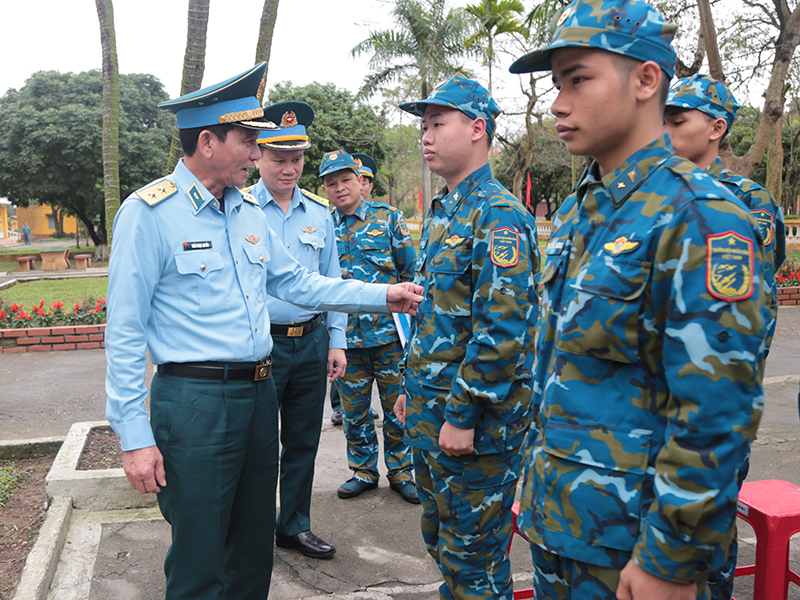 Quân chủng Phòng không - Không quân kiểm tra công tác huấn luyện chiến sĩ mới tại Sư đoàn 361 và Sư đoàn 371