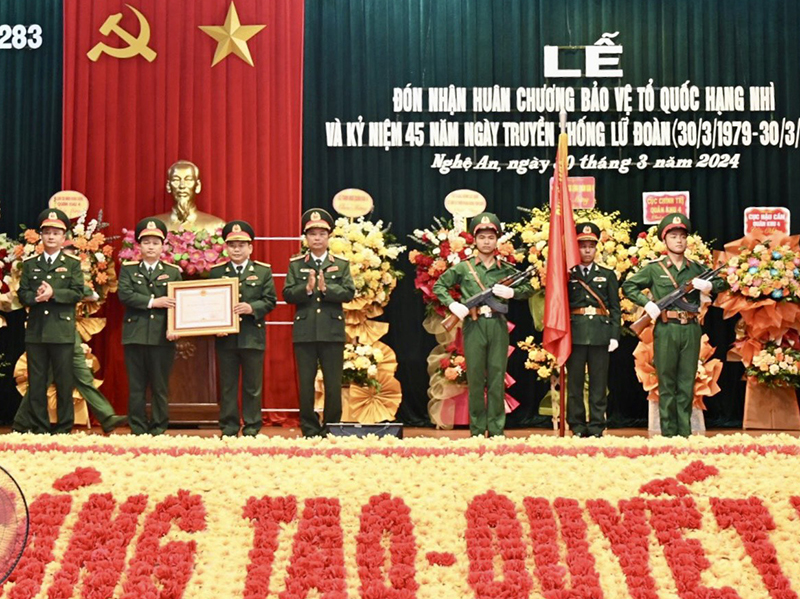 Lữ đoàn Phòng không 283 tổ chức Lễ đón nhận Huân chương Bảo vệ Tổ quốc hạng Nhì và Kỷ niệm 45 năm Ngày truyền thống