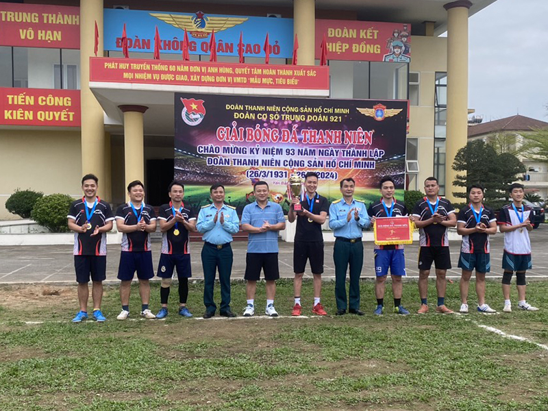 Đoàn cơ sở Trung đoàn 921 tổ chức Giải bóng đá Thanh niên