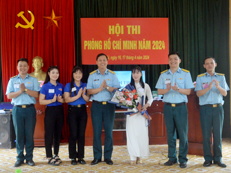 Trung đoàn 218 tổ chức Hội thi Phòng Hồ Chí Minh năm 2024