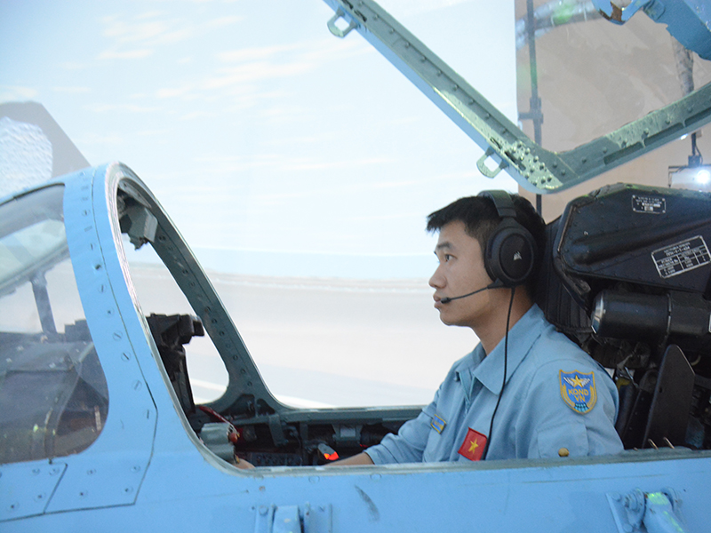 Trung đoàn 929 tổ chức Hội thi bay buồng tập lái cho phi công