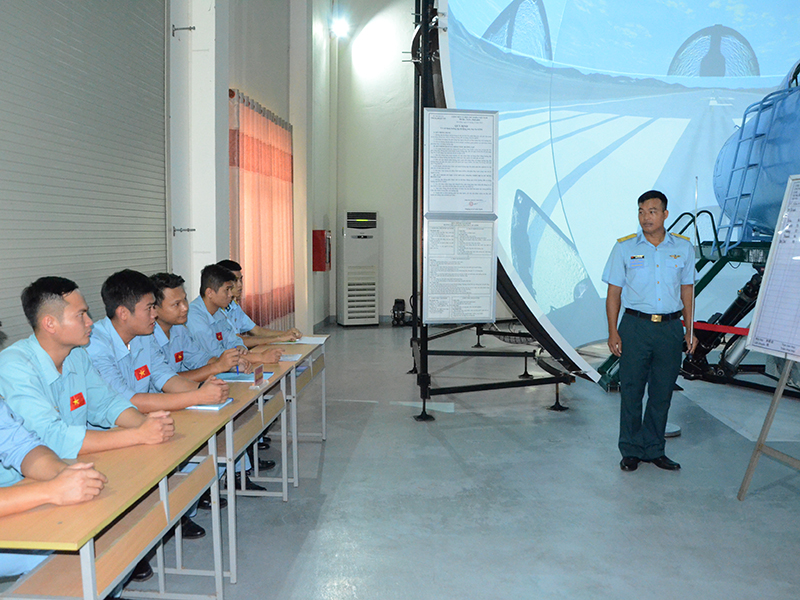 Trung đoàn 929 tổ chức Hội thi bay buồng tập lái cho phi công