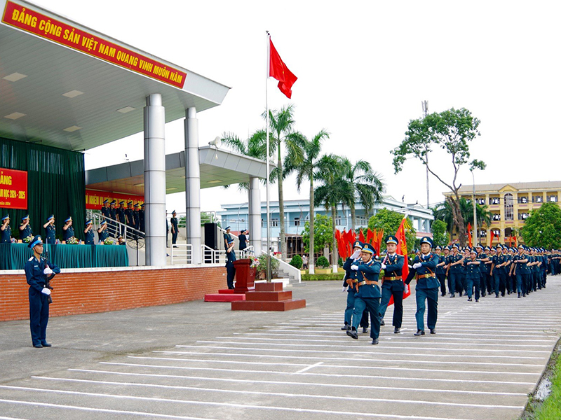 Trường Cao đẳng Kỹ thuật PK-KQ khai giảng các khóa Hạ sĩ quan chỉ huy, Nhân viên chuyên môn kỹ thuật năm học 2024-2025