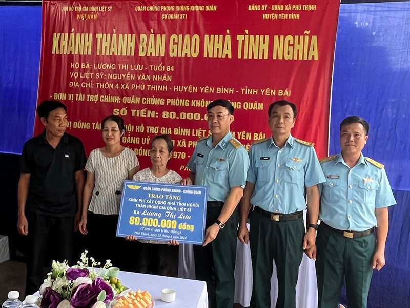 Sư đoàn 371 khánh thành và bàn giao “Nhà tình nghĩa” tặng gia đình chính sách trên địa bàn tỉnh Yên Bái