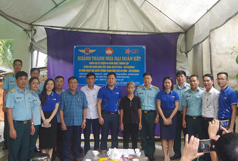 Sư đoàn 371 khánh thành và bàn giao “Nhà đại đoàn kết” tặng các gia đình chính sách trên địa bàn tỉnh Thanh Hóa