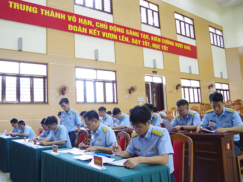 Trường Cao đẳng Kỹ thuật Phòng không - Không quân tổ chức Hội thi Chính trị viên và Bí thư cấp ủy năm 2024