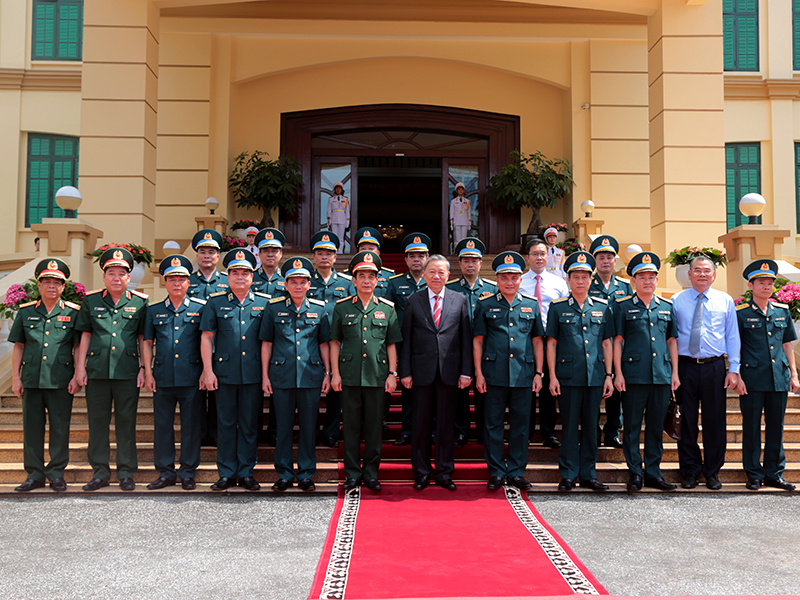 Chủ tịch Nước Tô Lâm thăm và làm việc tại Quân chủng Phòng không - Không quân