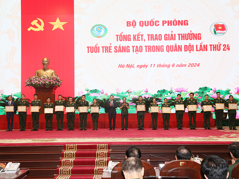 Thanh niên Quân chủng Phòng không - Không quân đạt thành tích cao trong tham gia Giải thưởng “Tuổi trẻ sáng tạo” trong Quân đội lần thứ 24