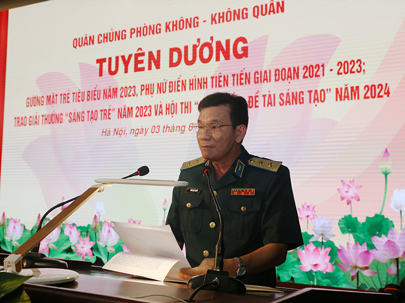 Tuyên dương những “ngôi sao quyết thắng” trong công tác quần chúng của Quân chủng Phòng không - Không quân