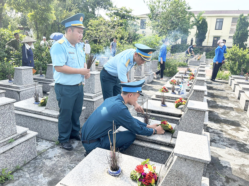 Sư đoàn 363 tri ân bằng nhiều hoạt động ý nghĩa, thiết thực