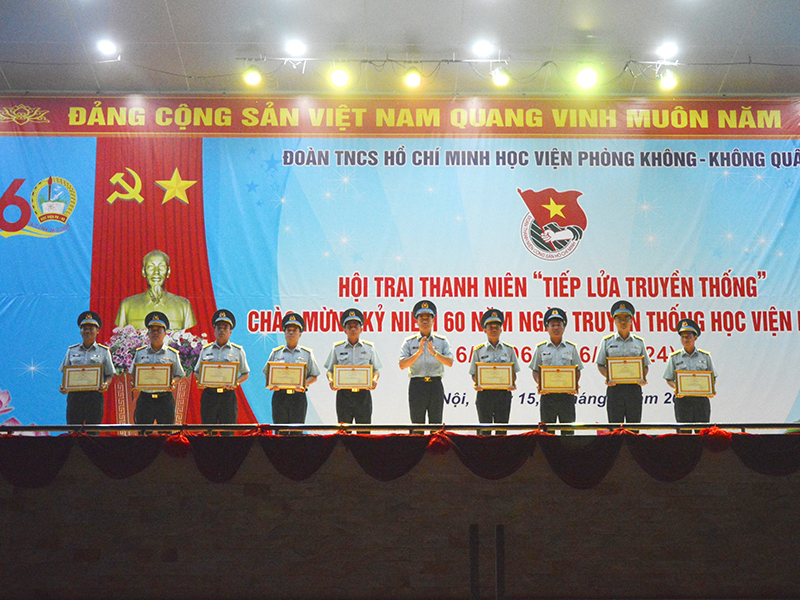 Sôi nổi, hấp dẫn Hội trại Thanh niên Học viện Phòng không - Không quân