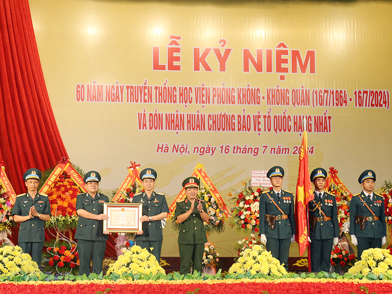 Học viện Phòng không - Không quân tổ chức Lễ kỷ niệm 60 năm Ngày truyền thống và đón nhận Huân chương Bảo vệ Tổ quốc hạng Nhất