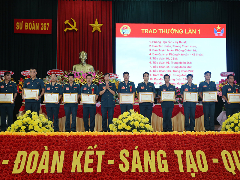 Thi đua tạo động lực thúc đẩy hoàn thành tốt nhiệm vụ sẵn sàng chiến đấu, quản lý vùng trời