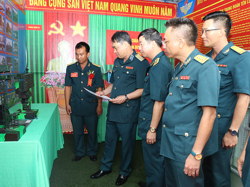 Thi đua tạo động lực thúc đẩy hoàn thành tốt nhiệm vụ sẵn sàng chiến đấu, quản lý vùng trời