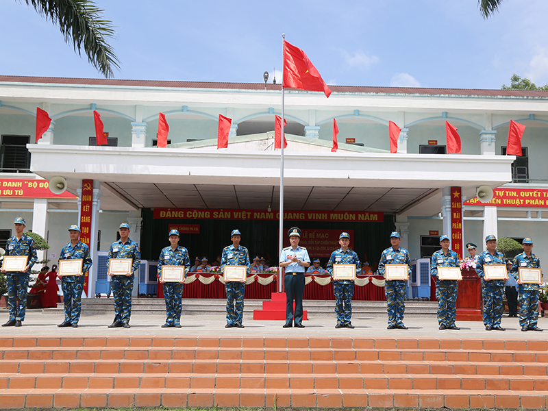 Quân chủng Phòng không - Không quân bế mạc hội thao, diễn tập chiến thuật phân đội hỏa lực tên lửa phòng không S-125-2TM, S-125-VT năm 2024