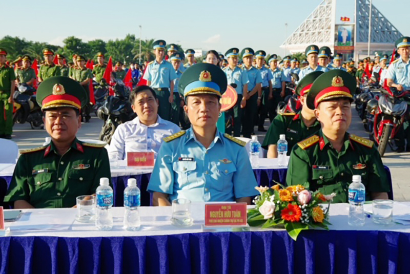 Sôi nổi Ngày hội “Thanh niên Quân đội với văn hoá giao thông”