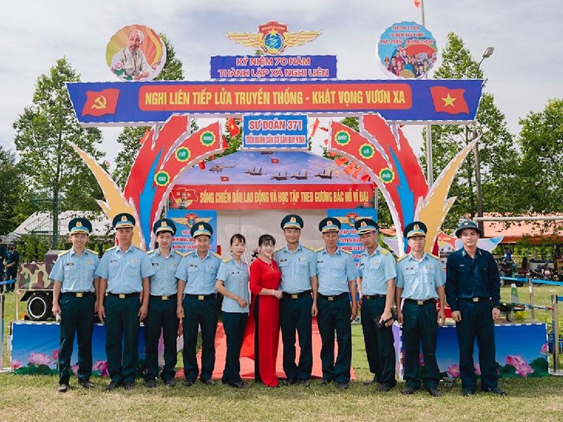 Tiểu đoàn Căn cứ Sân bay Vinh tham gia hội trại và văn nghệ nhân dịp kỷ niệm 70 năm thành lập xã Nghi Liên