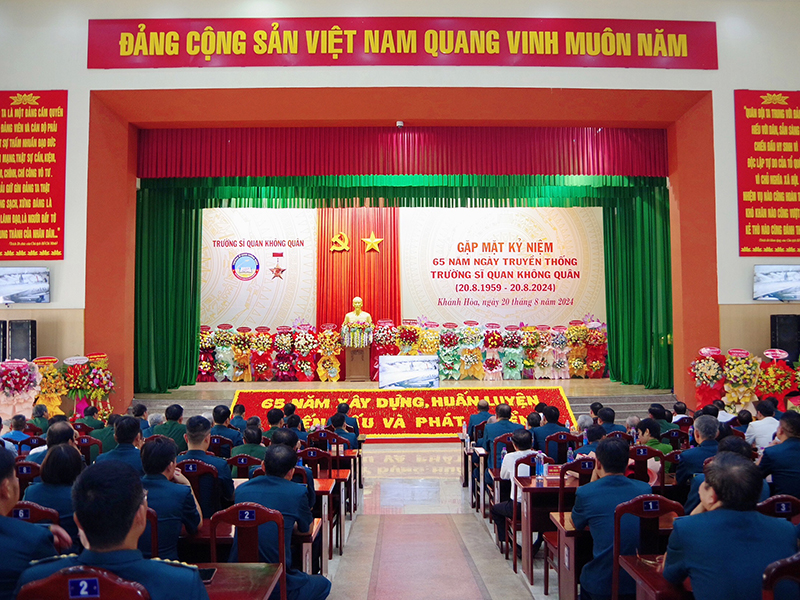 Trường Sĩ quan Không quân gặp mặt kỷ niệm 65 năm Ngày truyền thống